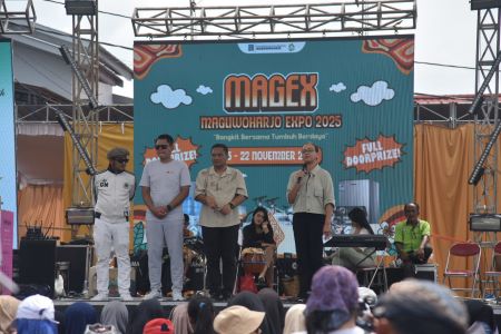 Danang buka Maguwoharjo Expo 2025 bersama GKR Mangkubumi. Ajang tahunan ini dorong UMKM, ekonomi kreatif, dan partisipasi warga Sleman. foto: Humas Kab Sleman