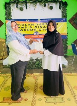 Dari Karangtalun, Lansia Belajar Sehat dan Mandiri Lewat Sekolah Lansia GINASTEL